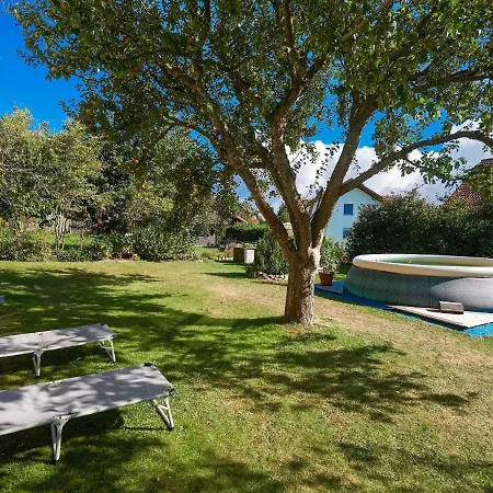 Flat With Sauna Covered Terrace Garden And Tree House For Children 아파트 잔트