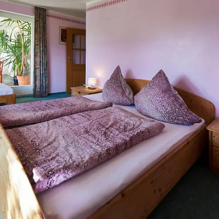 Flat With Sauna Covered Terrace Garden And Tree House For Children *