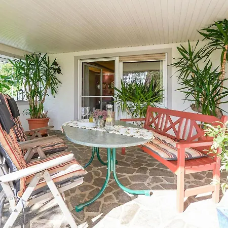아파트 Flat With Sauna Covered Terrace Garden And Tree House For Children *