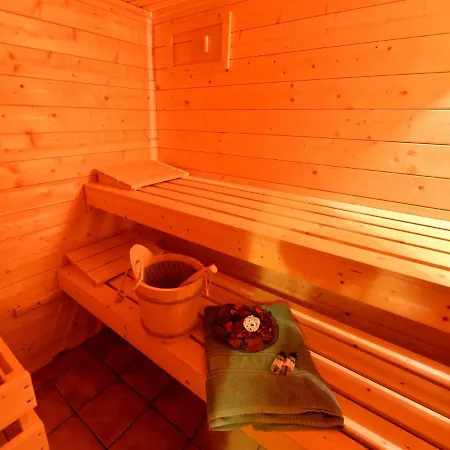 Flat With Sauna Covered Terrace Garden And Tree House For Children 아파트 *